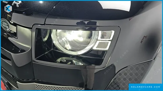 LAND ROVER DEFENDER 110 P300 X-DYNAMIC SE