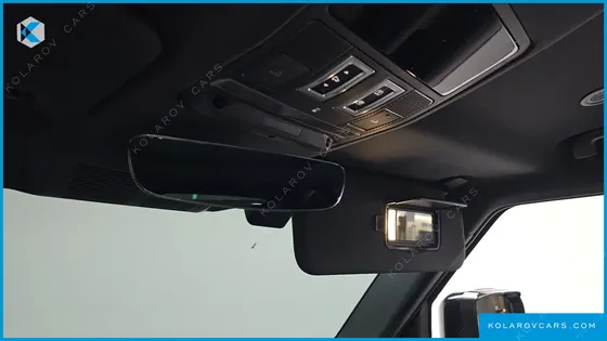 LAND ROVER DEFENDER 110 P300 X-DYNAMIC SE