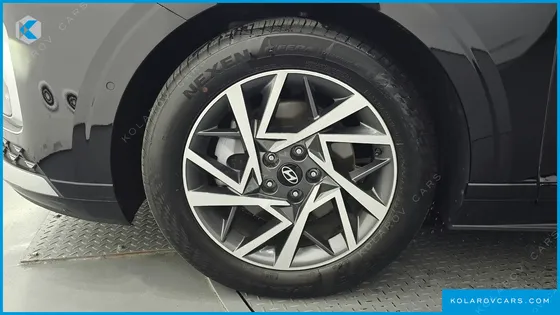 HYUNDAI GRANDEUR 2,5 GASOLINE 2WD