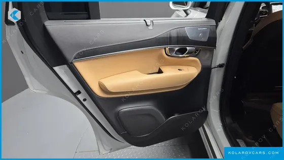 VOLVO XC90 B6 ULTIMATE BRIGHT