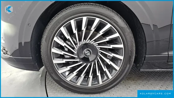 HYUNDAI GRANDEUR 2,5 GASOLINE 2WD