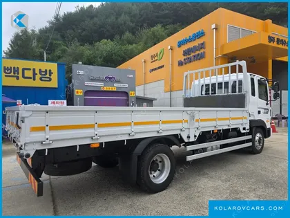 HYUNDAI MEGA TRUCK GOLD