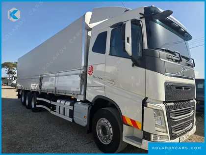 VOLVO CARGO TRUCK 8X4