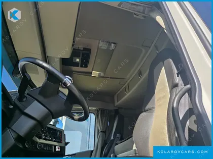 VOLVO CARGO TRUCK 8X4
