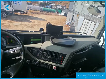 VOLVO CARGO TRUCK 8X4