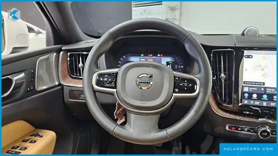 VOLVO XC60 T8 ULTRA BRIGHT