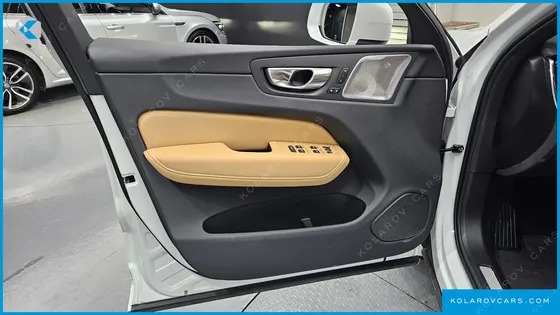 VOLVO XC60 T8 ULTRA BRIGHT