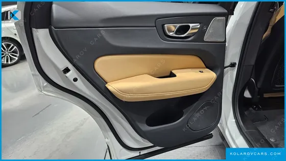 VOLVO XC60 T8 ULTRA BRIGHT