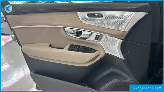 VOLVO XC90 T8 ULTRA BRIGHT HYBRID