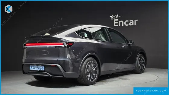 TESLA MODEL Y L LONG RANGE AWD