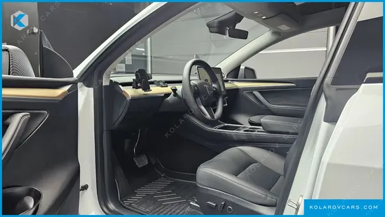 TESLA MODEL Y RWD