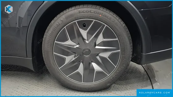TESLA MODEL Y L LONG RANGE AWD