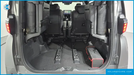 TOYOTA ALPHARD 2.5 HEV EXECUTIVE AWD