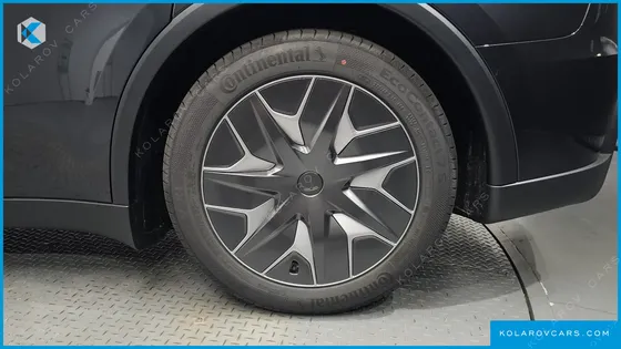 TESLA MODEL Y L LONG RANGE AWD