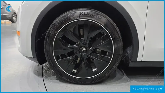 TESLA MODEL Y LONG RANGE AWD