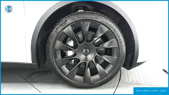 TESLA MODEL Y LONG RANGE AWD