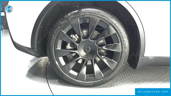TESLA MODEL Y LONG RANGE AWD