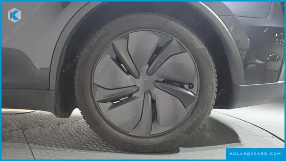 TESLA MODEL Y LONG RANGE AWD