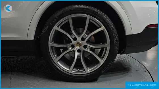 PORSCHE CAYENNE 3.0 PLATINUM EDITION