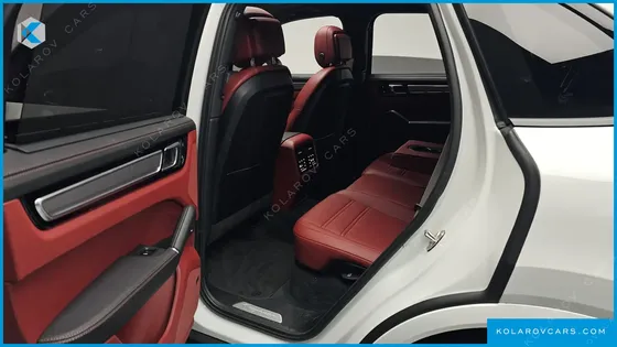 PORSCHE CAYENNE 3.0 PLATINUM EDITION