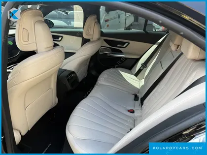 MERCEDES E-CLASS E300 4MATIC AMG LINE