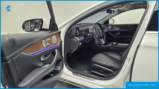 MERCEDES E-CLASS E300 4MATIC EXCLUSIVE