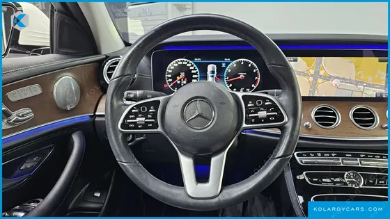 MERCEDES E-CLASS E300 4MATIC EXCLUSIVE