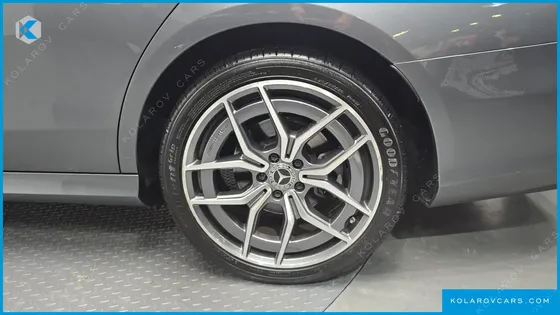 MERCEDES E-CLASS E220D 4MATIC AMG LINE