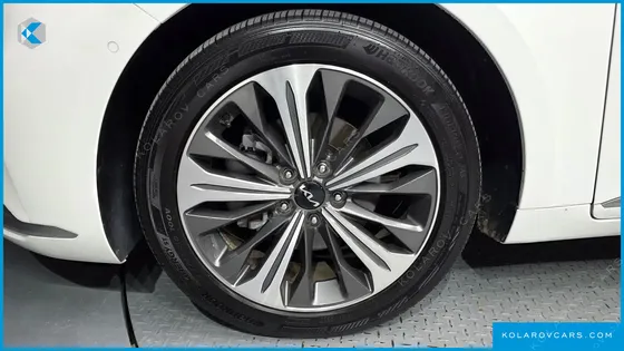KIA K8 SIGNATURE SPECIAL