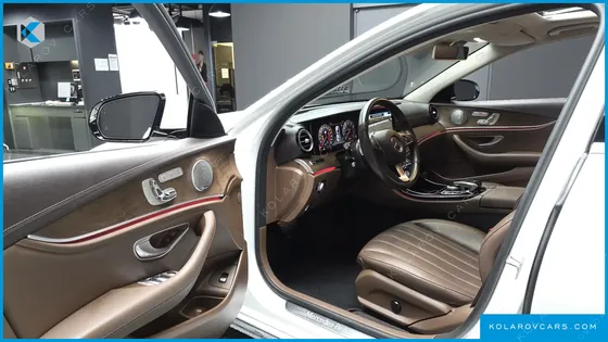 MERCEDES E-CLASS E300 EXCLUSIVE