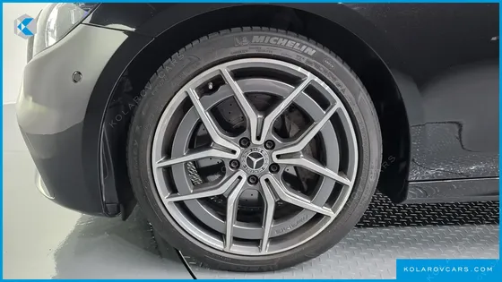 MERCEDES E-CLASS E220D 4MATIC AMG LINE