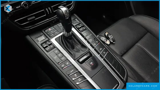 PORSCHE MACAN 2.0