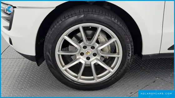 PORSCHE MACAN 2.0