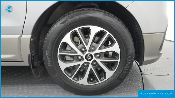 HYUNDAI STAREX URBAN 9-SEATER