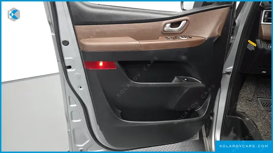 HYUNDAI STAREX URBAN 9-SEATER