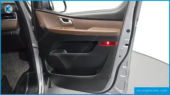 HYUNDAI STAREX URBAN 9-SEATER