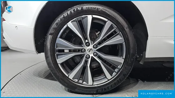 VOLVO XC60 B6 INSCIRTION