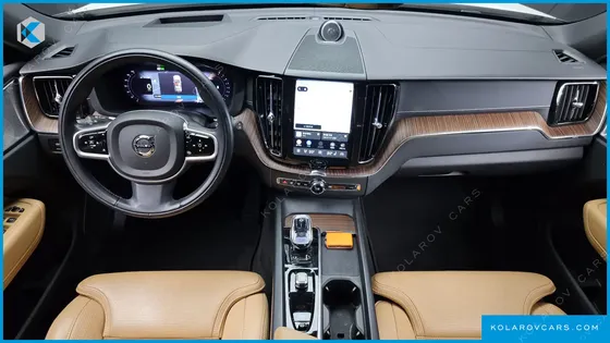 VOLVO XC60 B6 INSCIRTION