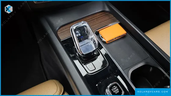 VOLVO XC60 B6 INSCIRTION