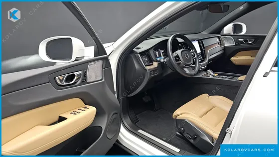 VOLVO XC60 B6 INSCIRTION