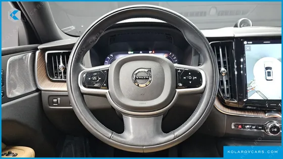 VOLVO XC60 B6 INSCIRTION