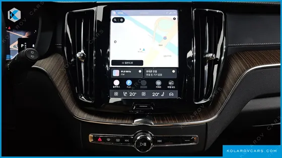 VOLVO XC60 B6 INSCIRTION