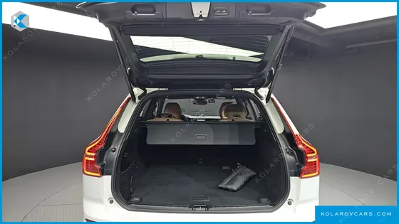 VOLVO XC60 B6 INSCIRTION