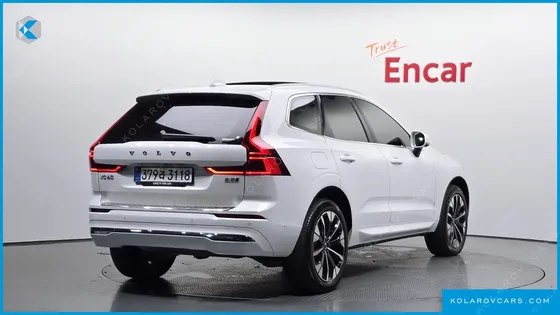 VOLVO XC60 B5 ULTRA BRIGHT
