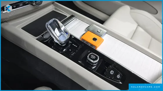 VOLVO XC60 B5 ULTRA BRIGHT