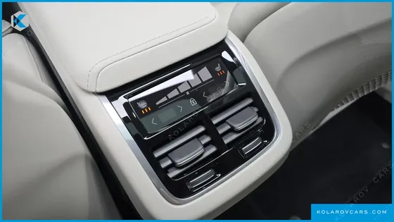VOLVO XC60 B5 ULTRA BRIGHT