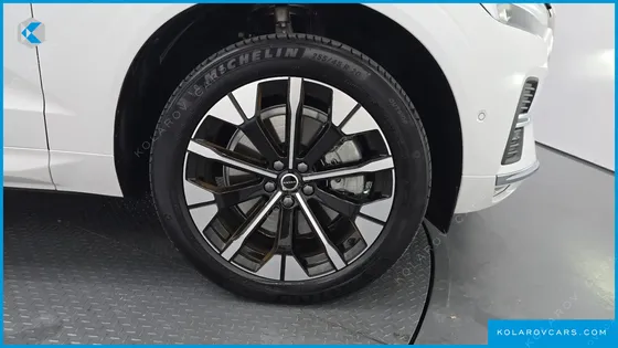 VOLVO XC60 B5 ULTRA BRIGHT