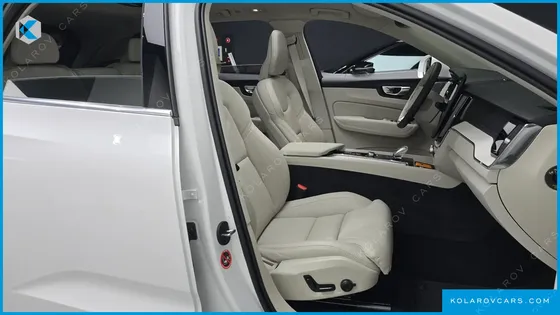 VOLVO XC60 B5 ULTRA BRIGHT