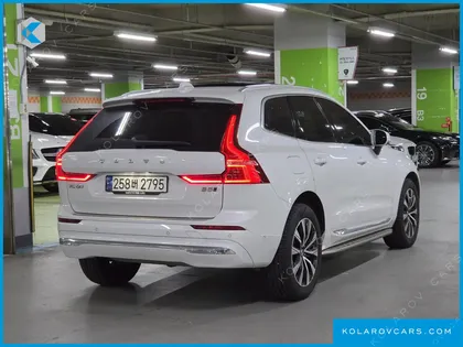 VOLVO XC60 B5 ULTIMATE BRIGHT
