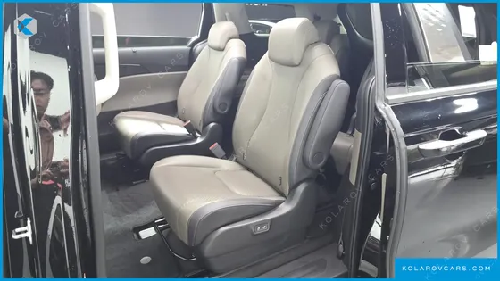 KIA CARNIVAL HEV 9SEATER SIGNATURE